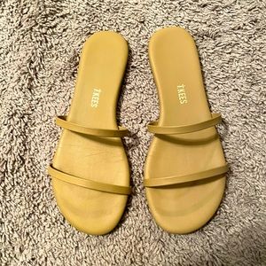 Tkees Sandals size 7 EUC only worn twice